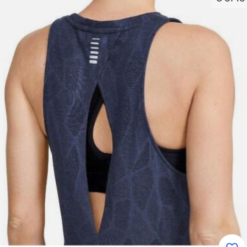 Under Armour Streaker 2.0 Shift Sleeveless Top